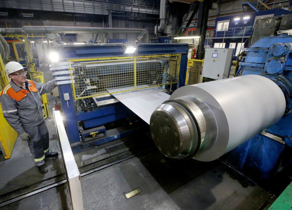 Mit einer vorübergehenden Stilllegung von zwei Elektrostahl-Werken reagiert Thyssenkrupp auf Billigimporte aus Asien. (Archivbild)