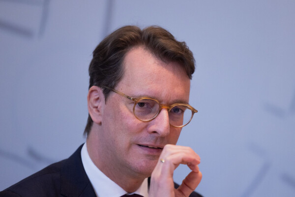 NRW-Ministerpräsident Hendrik Wüst (CDU) warnt in der Erbschaftsteuer-Debatte vor falschen Signalen.