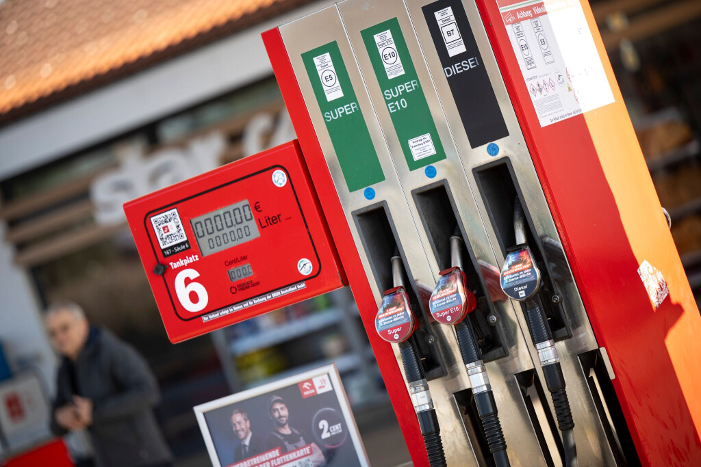 In Bayern hat der Auswertung zufolge rund jede vierte Tankstelle gegen die 12-Uhr-Regel verstoßen. (Archivbild)