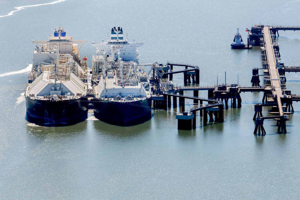 Trotz des Iran-Krieges und gestörter Lieferketten legen Tanker weiterhin an den deutschen LNG-Terminals an. (Archivbild)