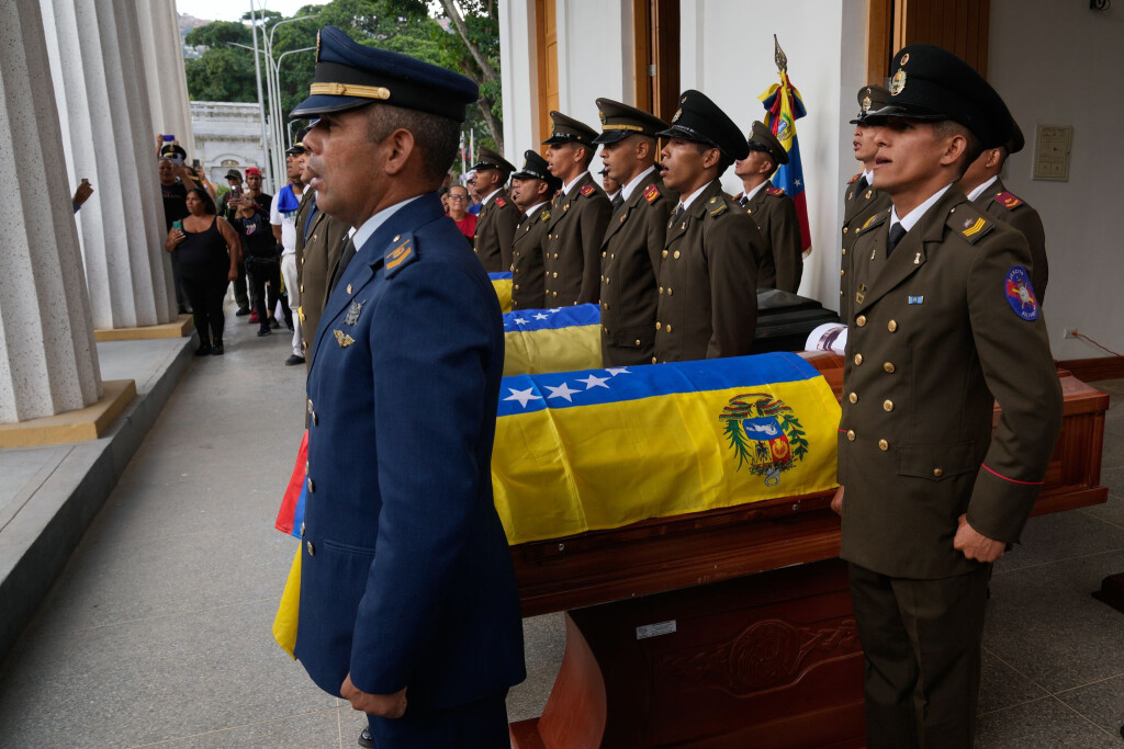 Einige der bei dem US-Angriff getöteten Soldaten wurden in Caracas mit militärischen Ehren beigesetzt.