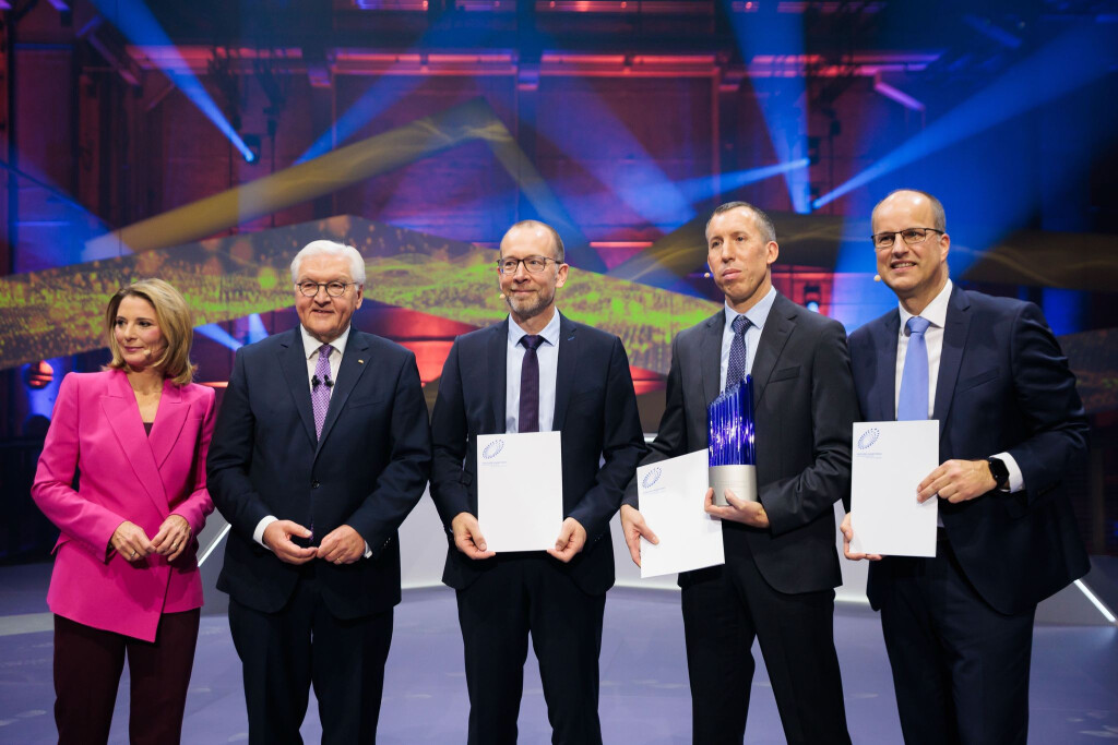 Der Deutsche Zukunftspreis ging in diesem Jahr an das Team «Kraftpaket fürs Klima - Fernverkehr-Lkw mit Wasserstoff elektrisch betreiben.