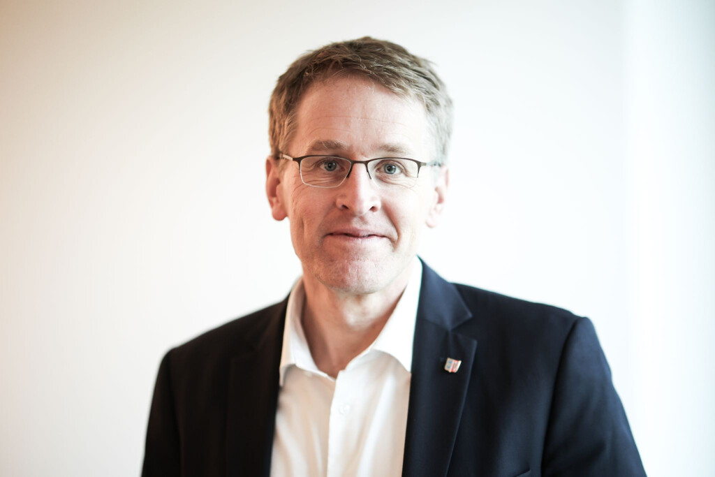 Regierungschef Daniel Günther (CDU) setzt auf den Bau einer Batteriefabrik.