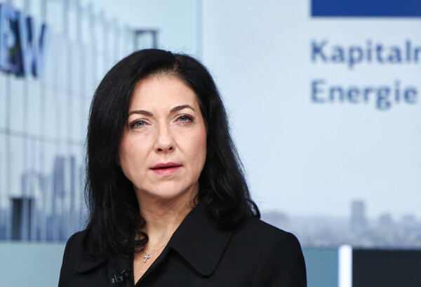 Wirtschaftsministerin Reiche wirbt in Frankfurt für den Standort Deutschland