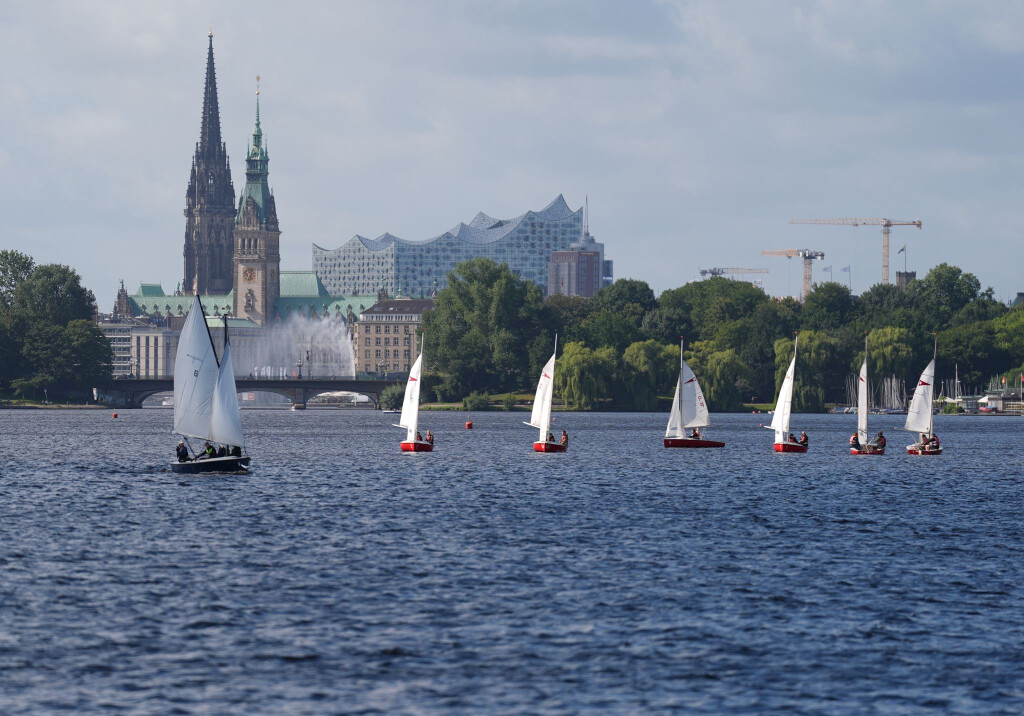 Eine Studie zum schnelleren Erreichen der Klimaziele in Hamburg sorgt für Diskussionen. (Symbolbild)