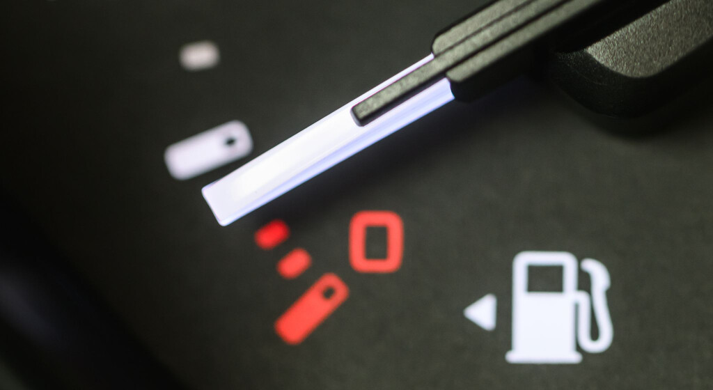 Tanken ist indes den zweiten Tag in Folge wieder etwas billiger geworden.