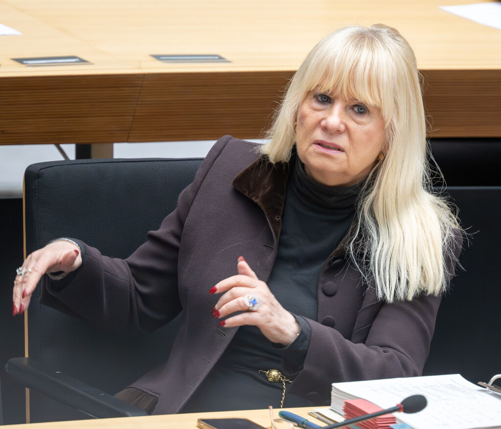 Innensenatorin Spranger äußert sich enttäuscht über die von der Bundesregierung angekündigten Entlastungen für Verbraucherinnen und Verbraucher. (Archivbild)