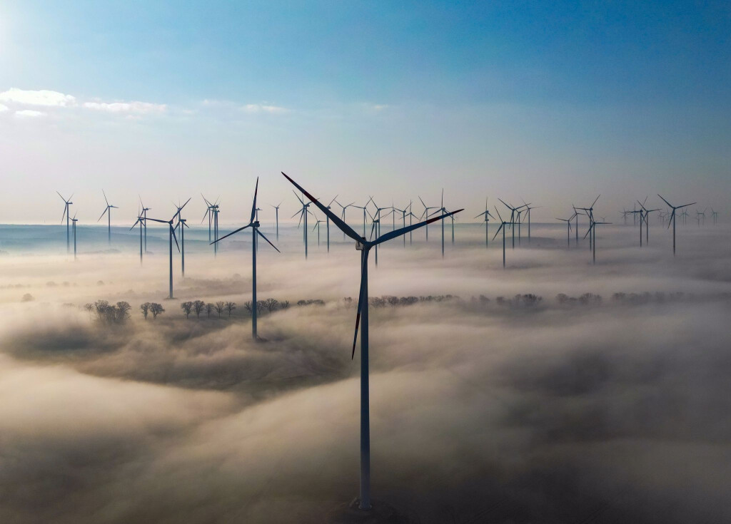 In Brandenburg wurden im ersten Halbjahr 45 neue Windenergieanlagen in Betrieb genommen. (Archivbild)