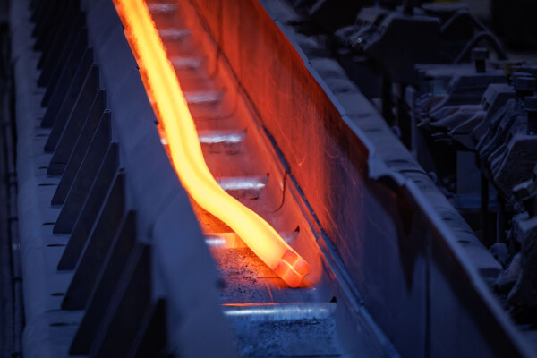 Mehr als 20 Millionen Euro hat der Stahlhersteller Georgsmarienhütte in eine neue Walzanlage investiert.