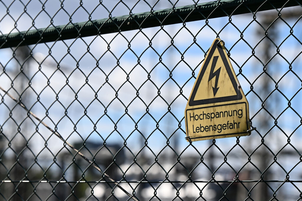 Zeitweise waren Haushalte im Saalekreis ohne Strom. (Symbolbild)