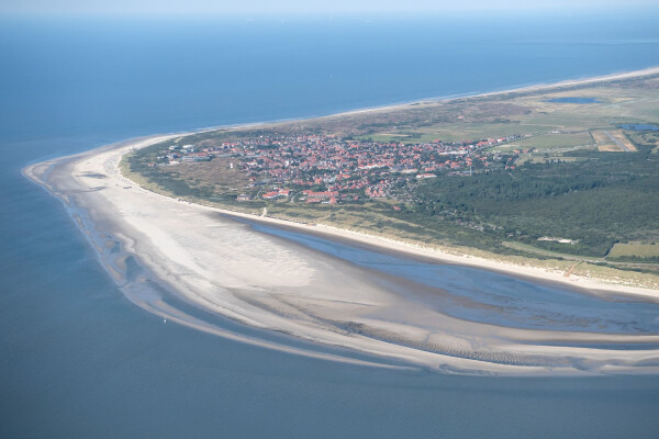 Große Bohrgeräte dürften künftig die Ruhe auf Langeoog stören. (Archivbild)