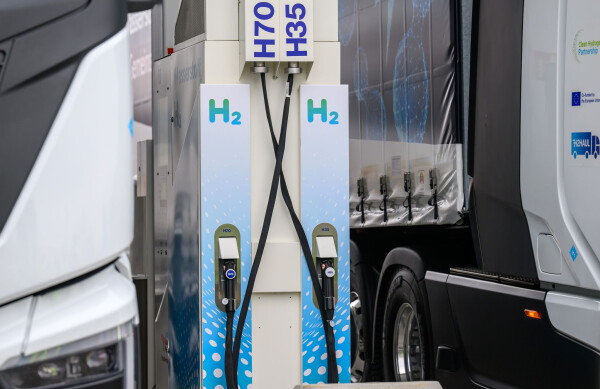 Am Güterverkehrszentrum in Erfurt soll eine Wasserstofftankstelle für den Schwerlastverkehr entstehen. (Symbolbild)