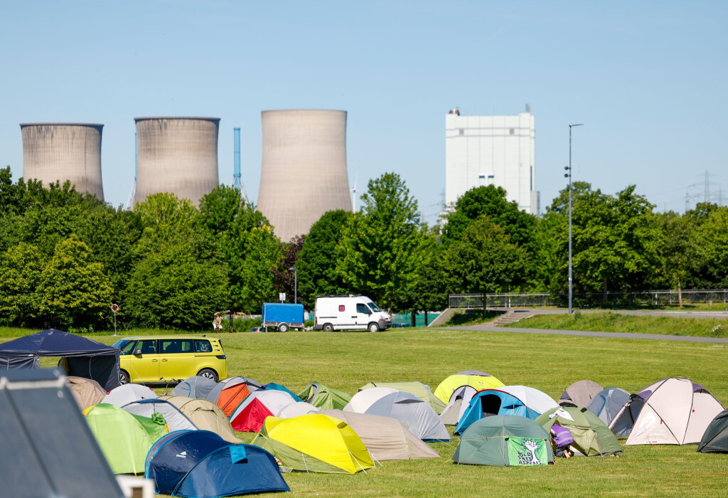 Klimaschützer wollten bei einem Demonstrationszug direkt vor dem Gersteinwerk in Werne starten. Die Polizei hatte Bedenken und erteilte Auflagen. (Archivbild)