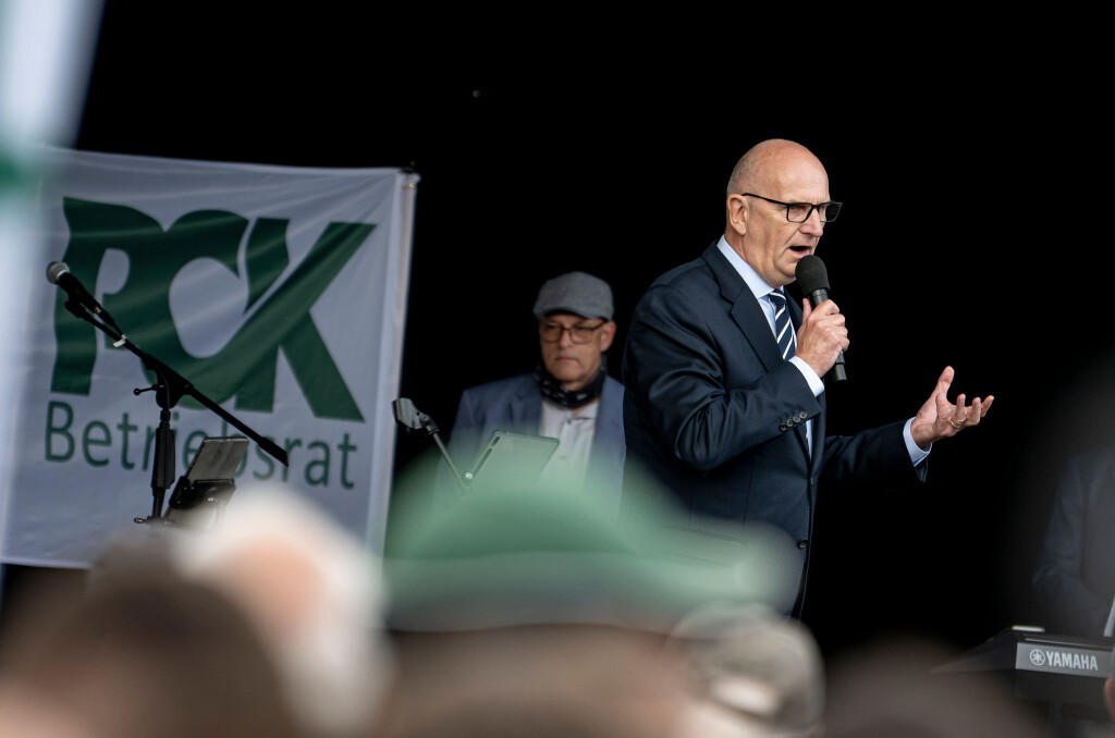 Brandenburgs Ministerpräsident Dietmar Woidke (SPD) kritisiert die Ankündigung Russlands, kein Öl mehr aus Kasachstan durch die Pipeline Druschba zur PCK-Raffinerie in Schwedt zu leiten.