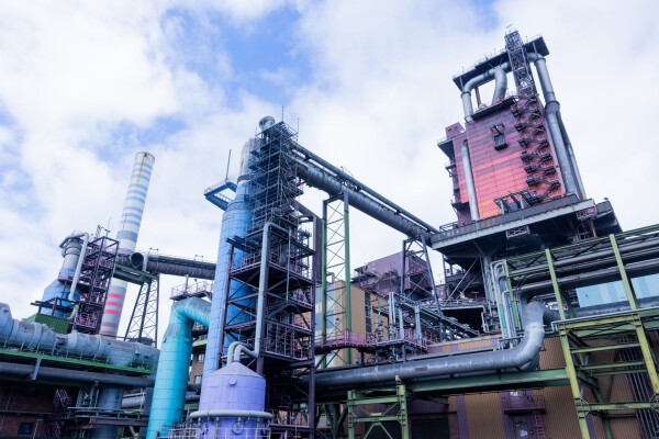 Die Wettbewerbsbedingungen für die Chemie- und Stahlindustrie NRW sind nach Ansicht der SPD-Landtagsfraktion «zutiefst ungerecht». (Symbolbild)