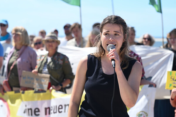 Luisa Neubauer sagt zu Gas-Bohrungen bei Borkum: «Das ist nicht nur falsch, das ist gefährlich.» (Archivbild)