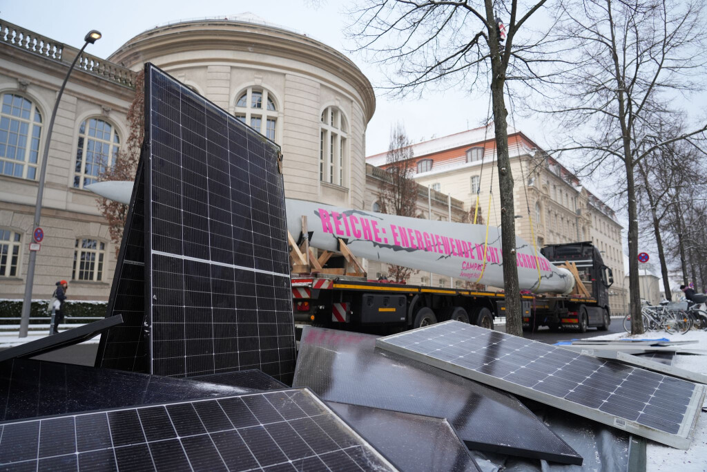Katherina Reiche (CDU) plant Reformen beim Ausbau der Stromnetze und der erneuerbaren Energien.