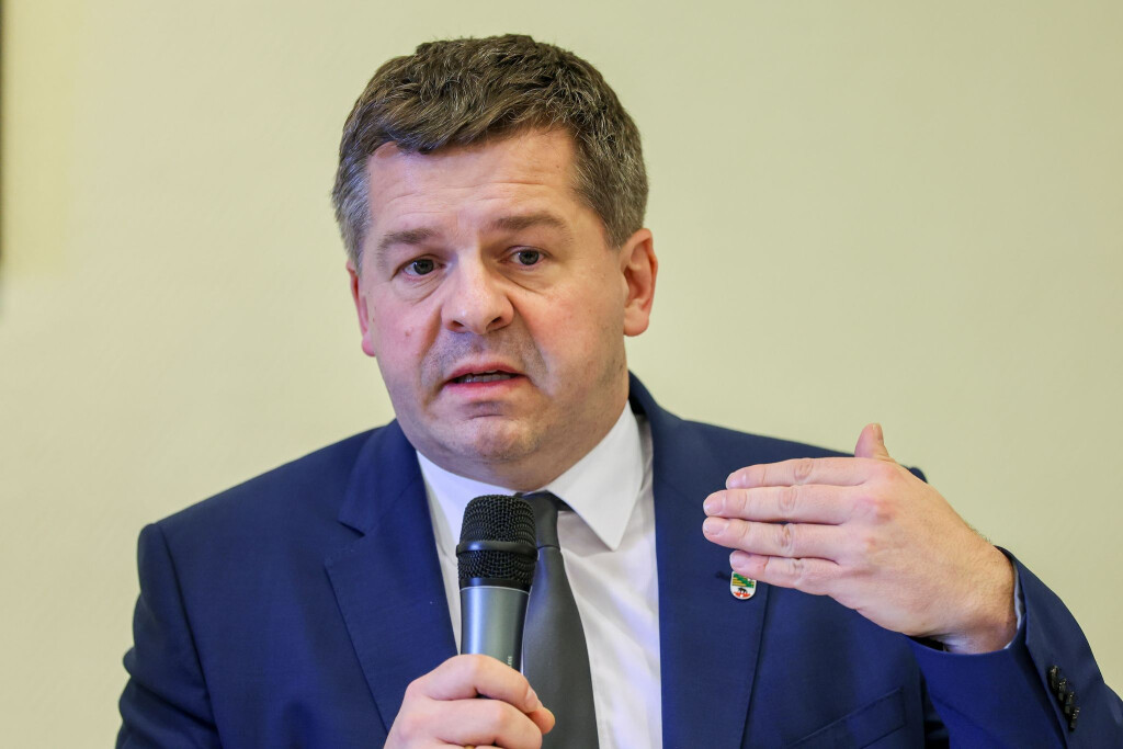 «Wir haben fleißige Menschen dort», sagt Ministerpräsident Sven Schulze (CDU) über die Landesverwaltung. (Archivbild)