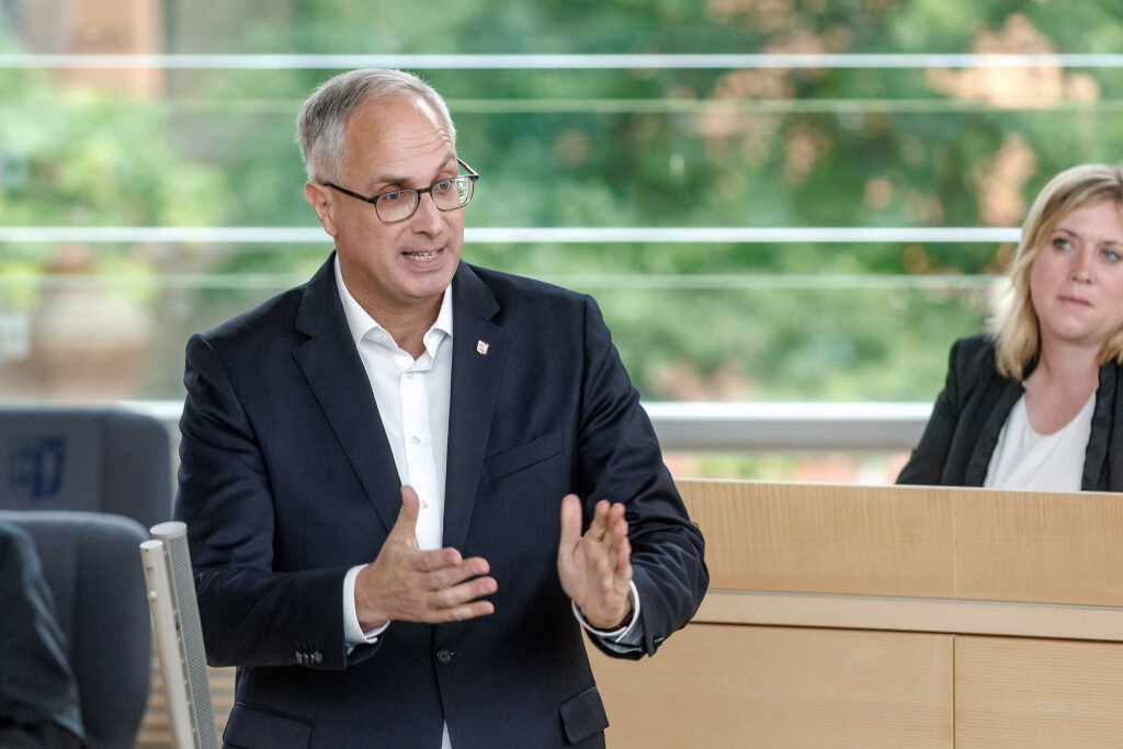 CDU-Fraktionschef Tobias Koch sieht gute Chancen für Schleswig-Holsteins Wirtschaft. (Archivbild)